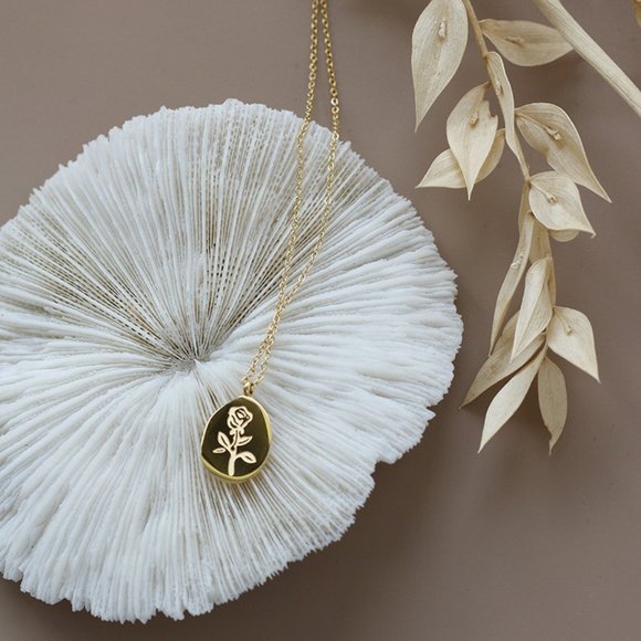 NEW 18K Gold Plated Rose Oval Pendant Necklace 1 - Picture 7 of 16